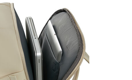 Laptop compartment 15.6"