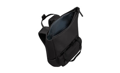 Large main compartment