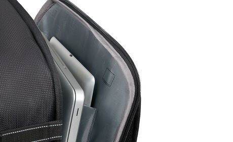 Laptop compartment 15.6"