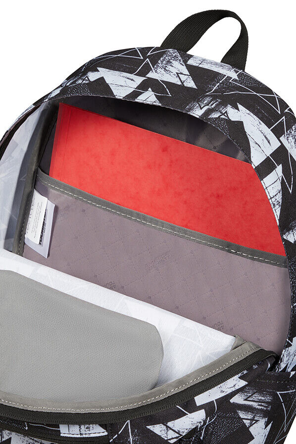 American Tourister Urban Groove Lifestyle Backpack  Black Triangle