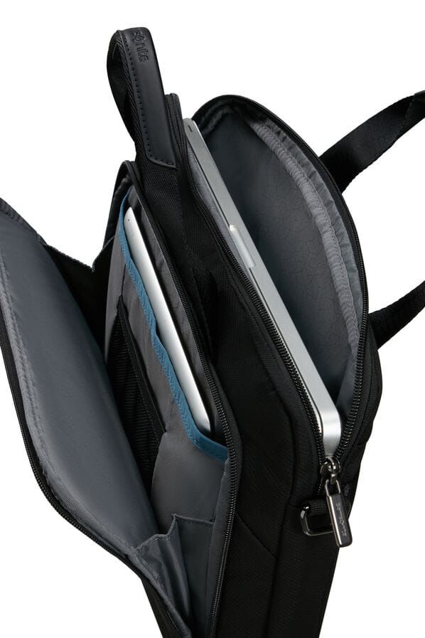 Samsonite Evosight Slim Bailhandle 15.6'  Black