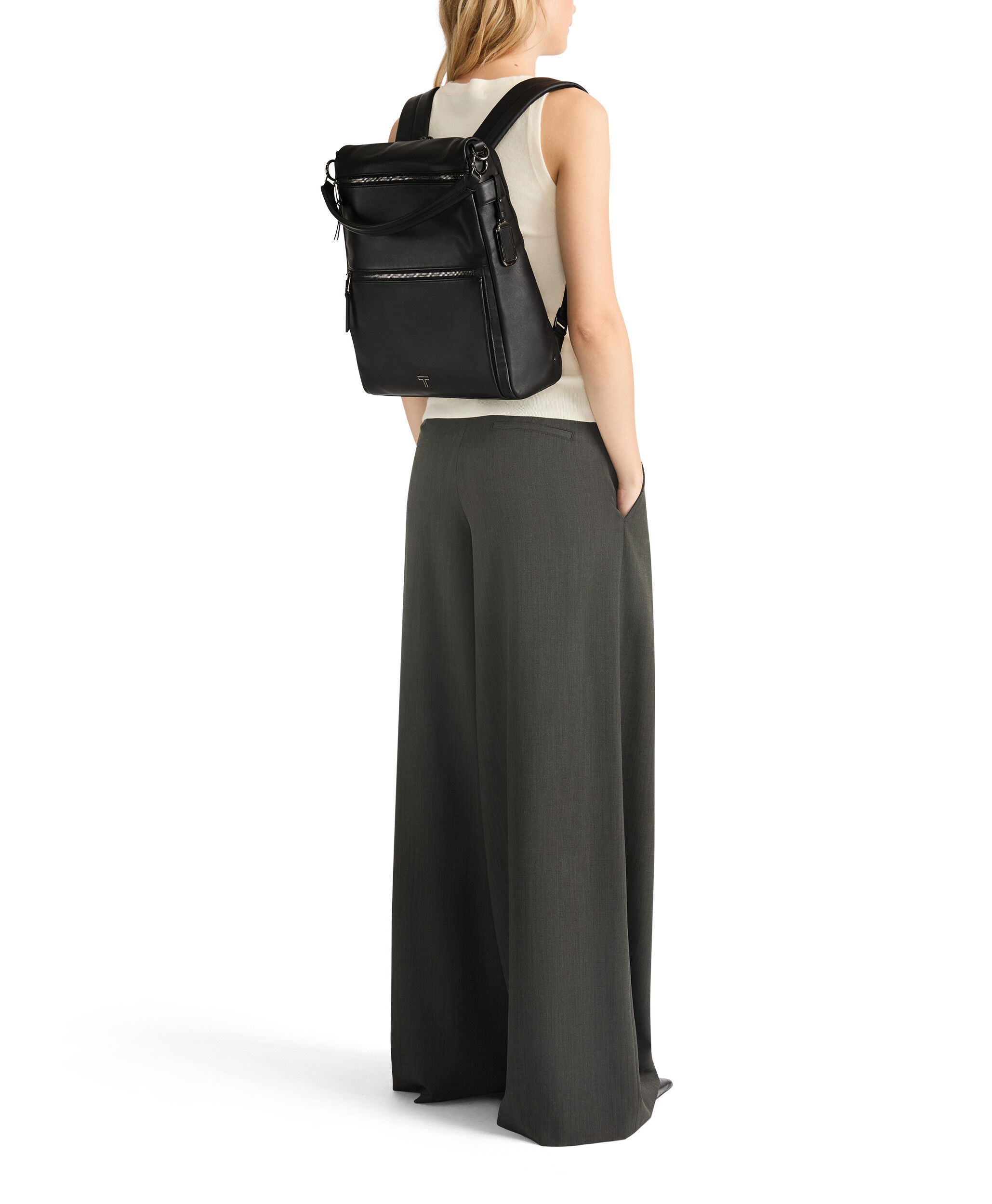 VOYAGEUR Backpack
