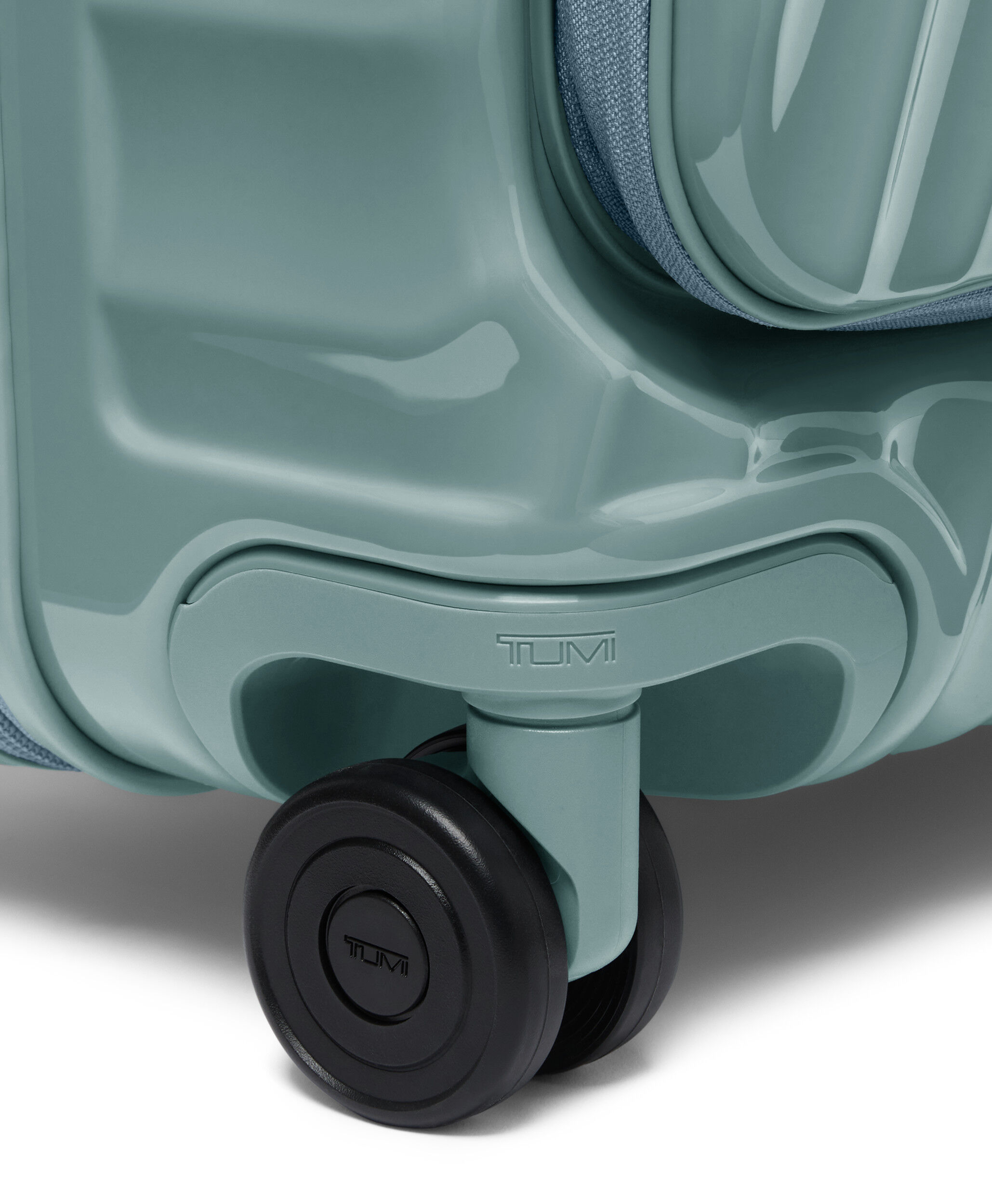 19 Degree Front Access Spinner Expandable (4 wheels) 66 cm
