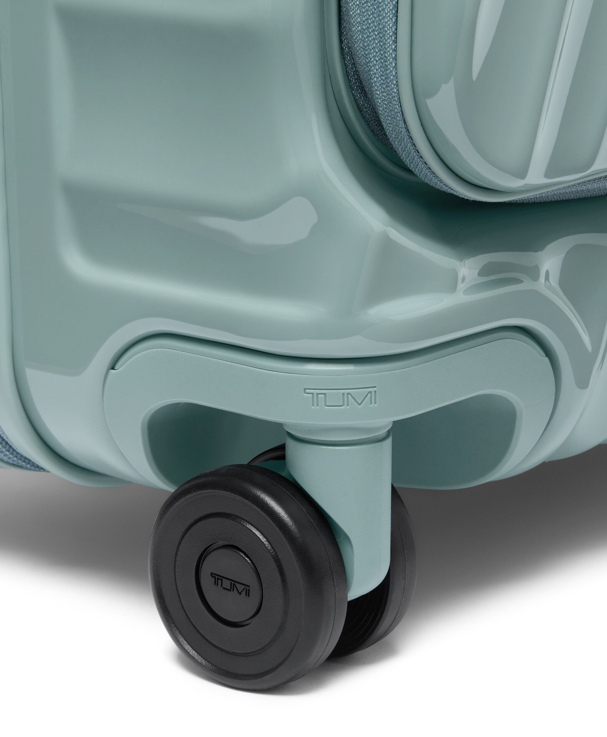 19 Degree Front Access Spinner Expandable (4 wheels) 66 cm