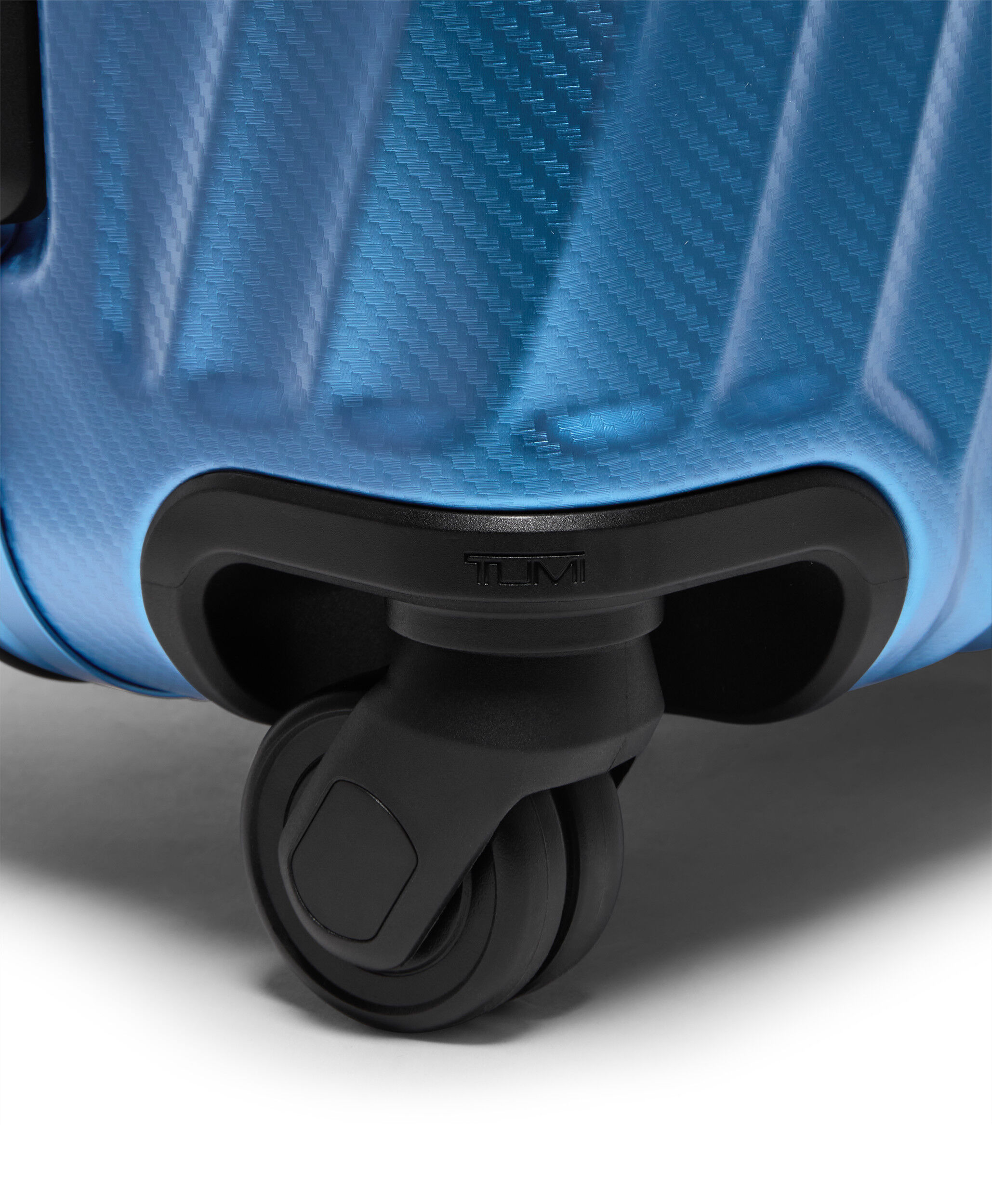 19 Degree Aluminium Checked Luggage 77.5 cm