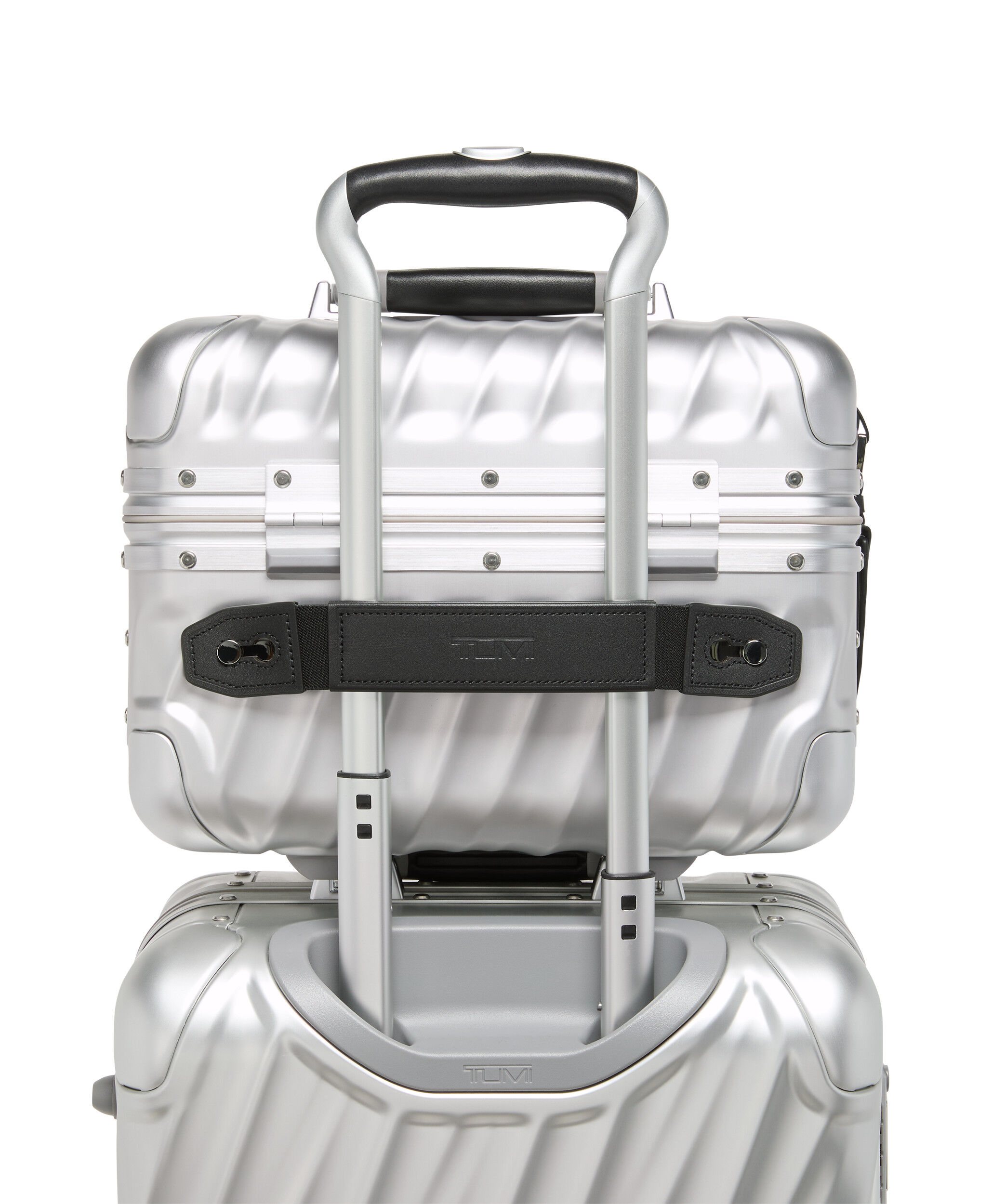 19 Degree Aluminium Train case